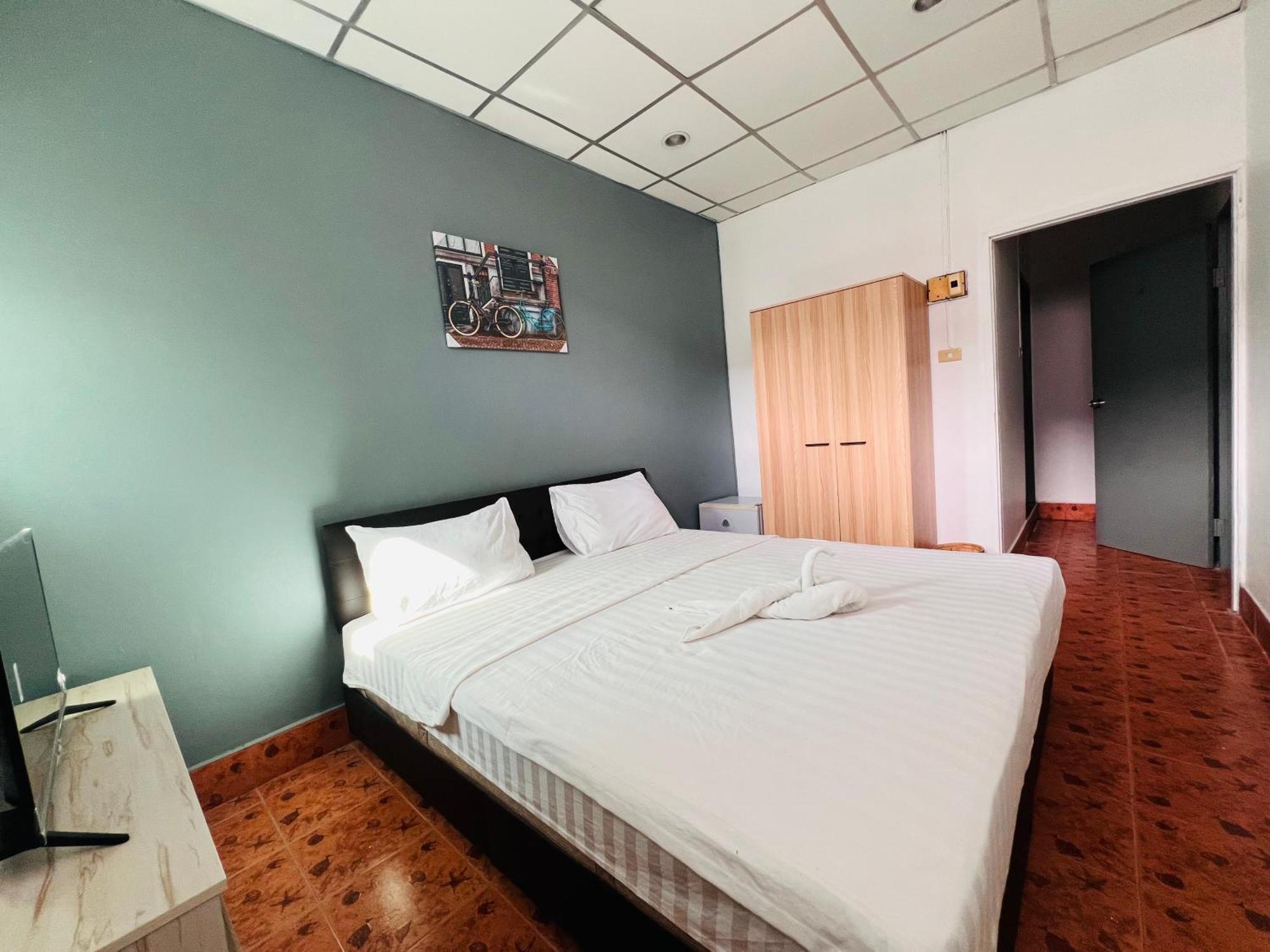 Patong Adventure Hostel Buitenkant foto