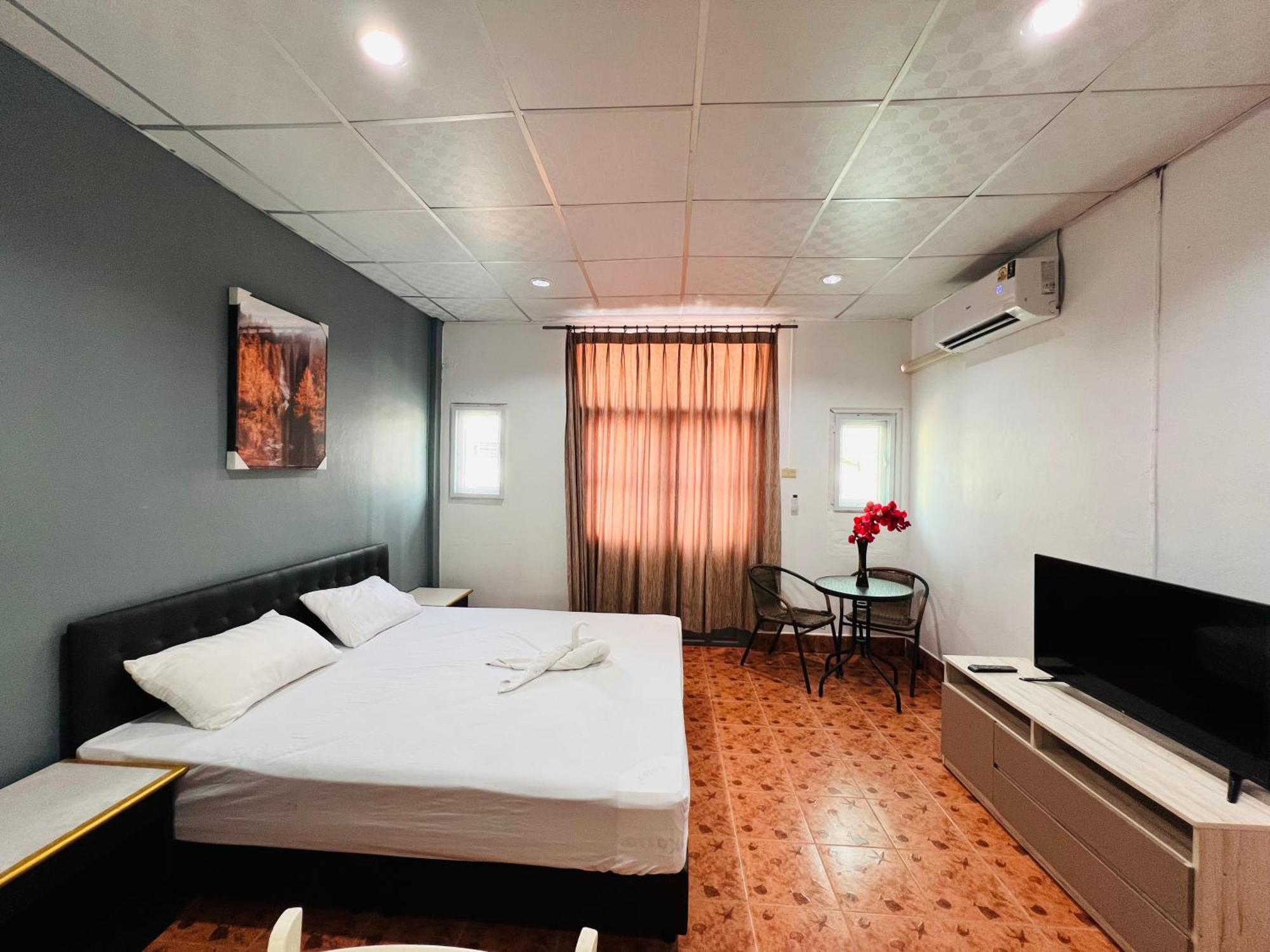 Patong Adventure Hostel Buitenkant foto