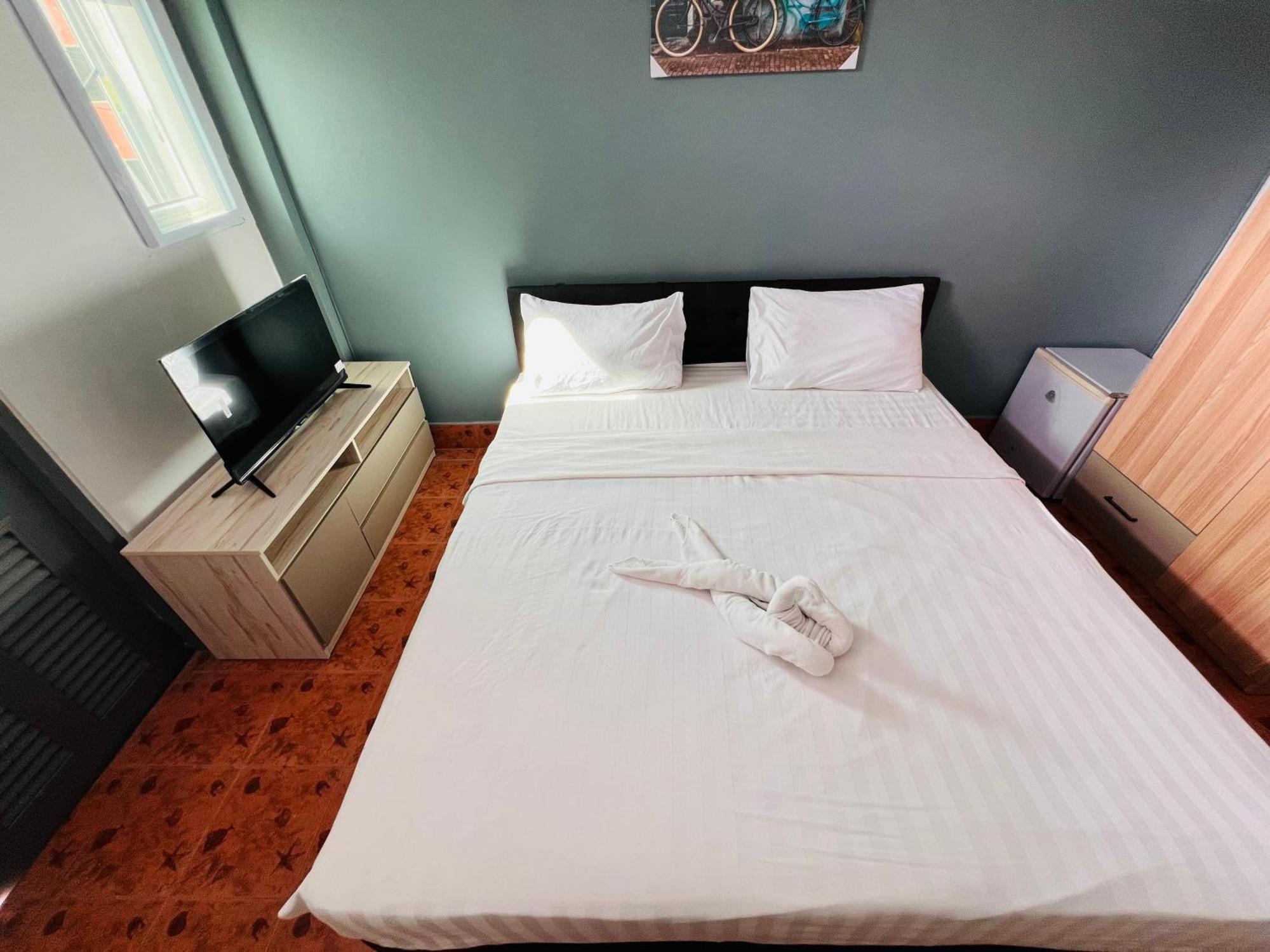 Patong Adventure Hostel Buitenkant foto
