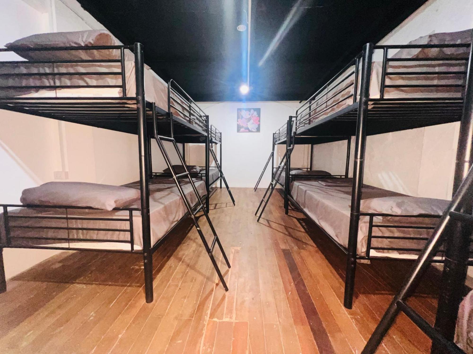 Patong Adventure Hostel Buitenkant foto