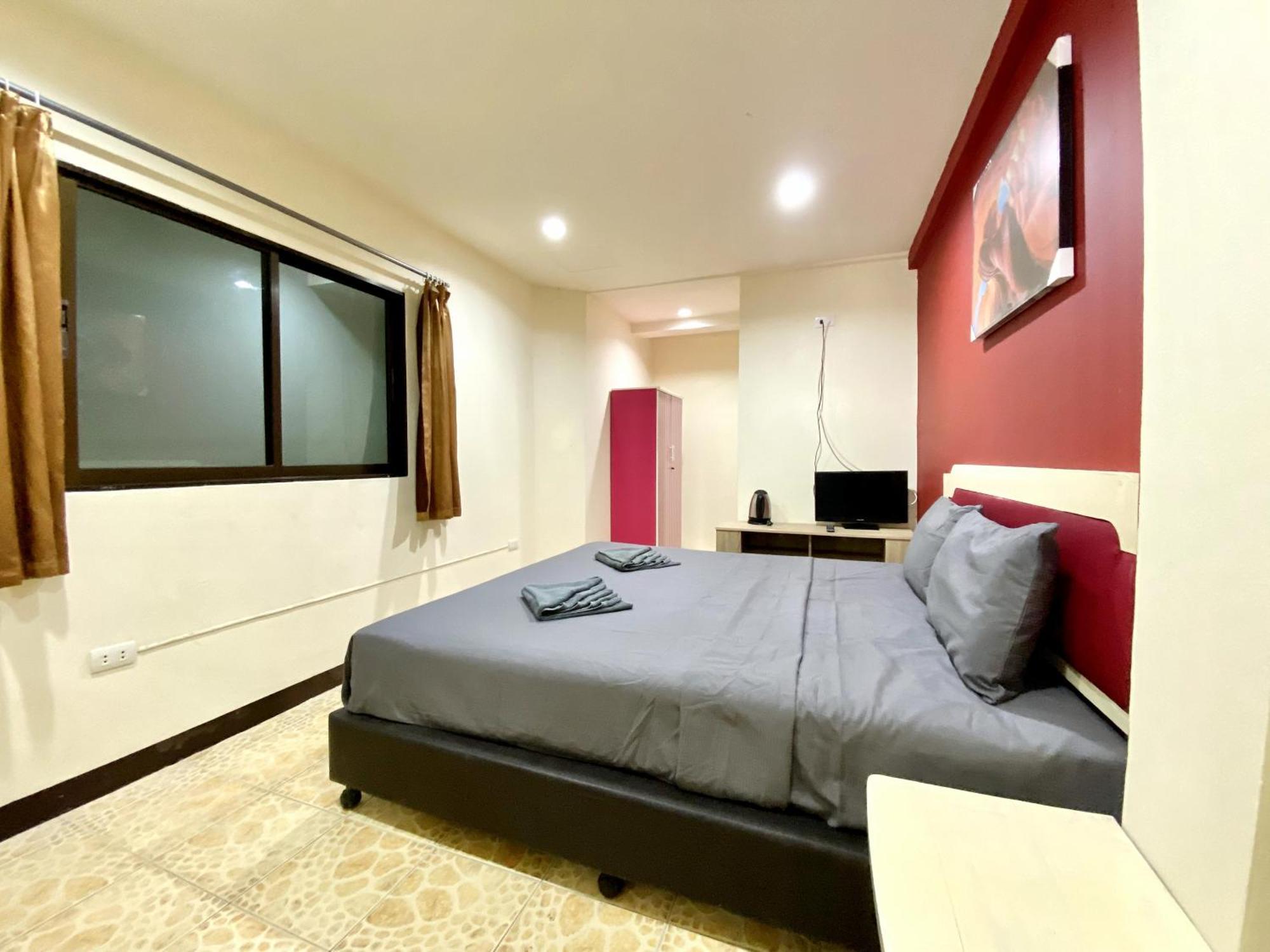 Patong Adventure Hostel Buitenkant foto