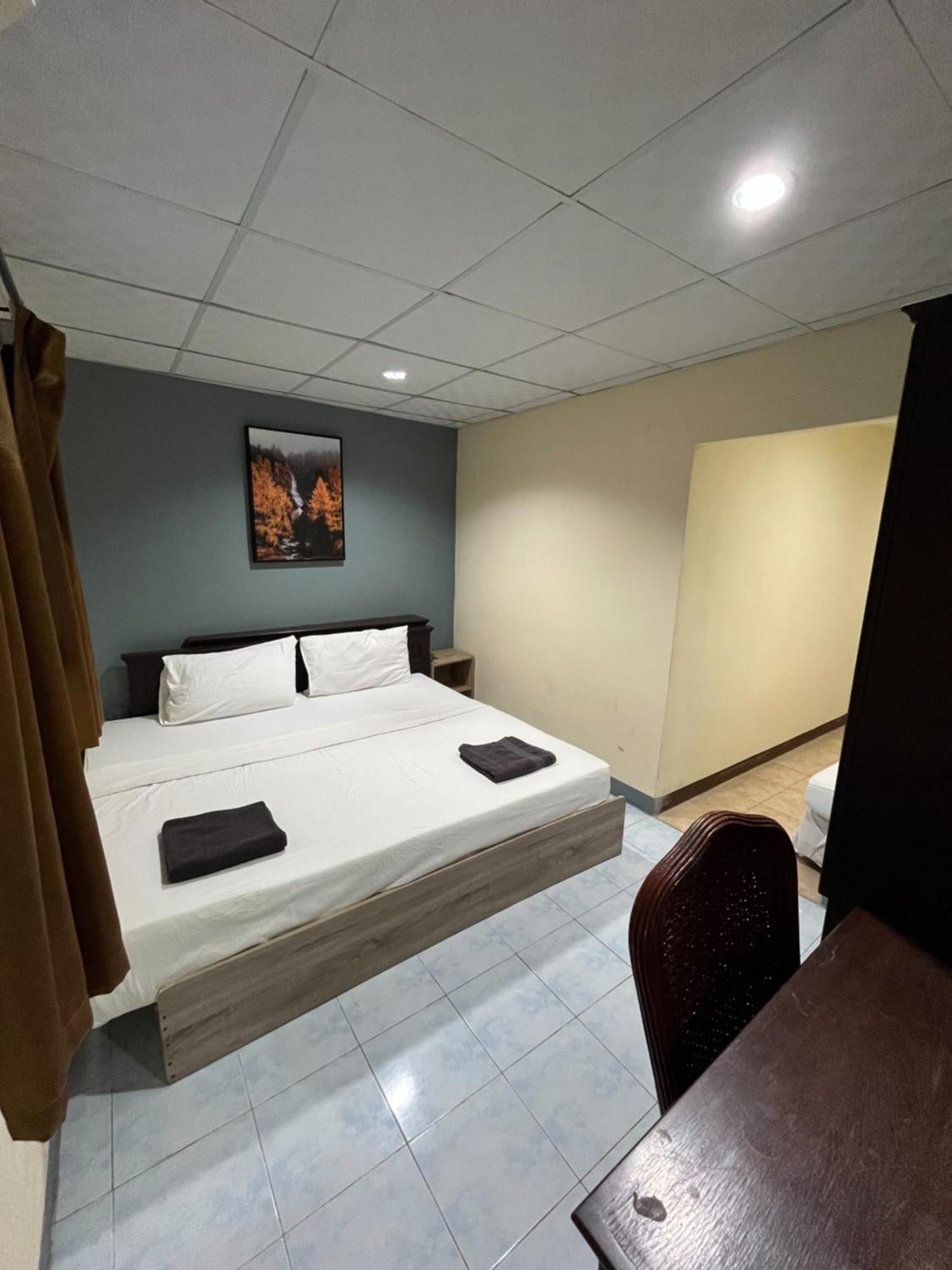 Patong Adventure Hostel Buitenkant foto