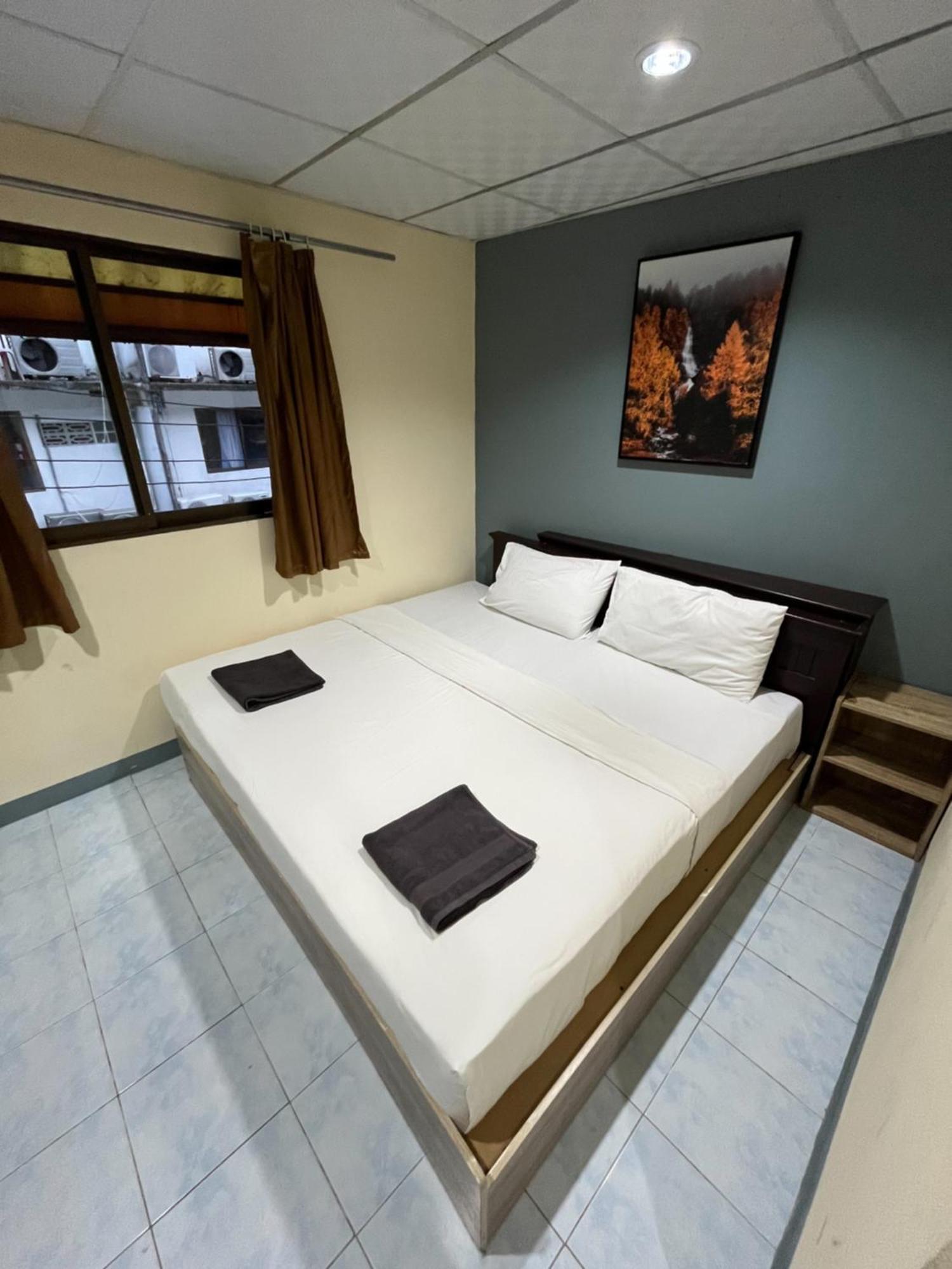 Patong Adventure Hostel Buitenkant foto